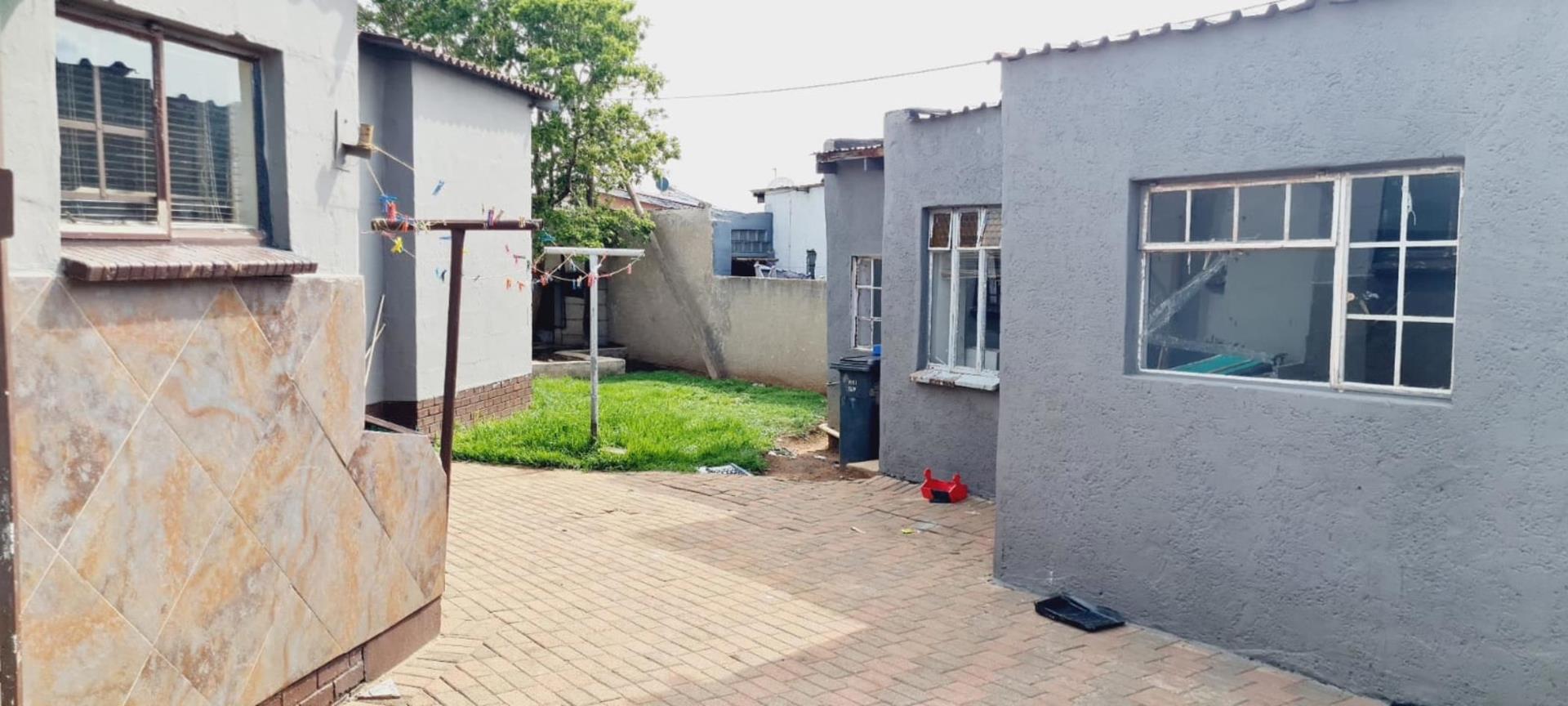 3 Bedroom House for sale in Eldorado Park P24113697764