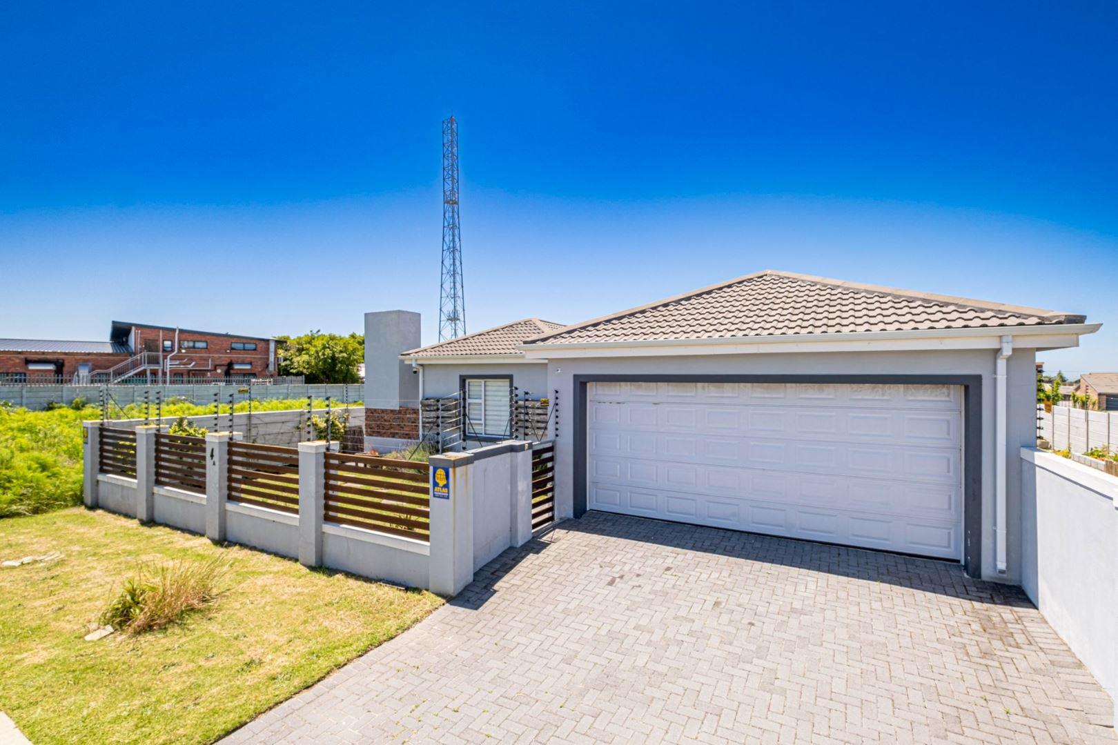 3 Bedroom House for sale in Salisbury Park P24113698733