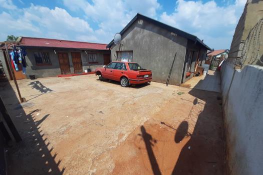 3 Bedroom House for sale in Vosloorus Ext 25