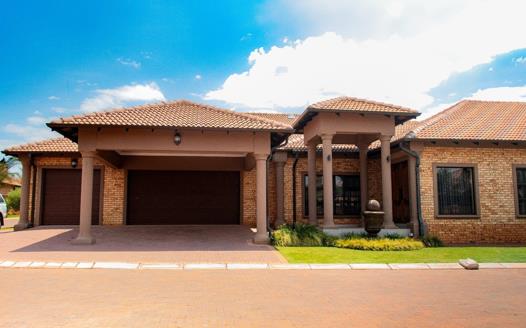 5 Bedroom Townhouse for sale in Wilkoppies