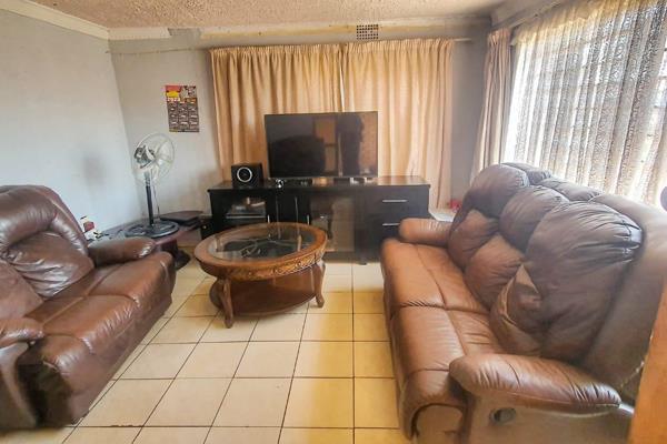 Spacious family home with beautifully opened rooms, ample space in all the rooms. This ...