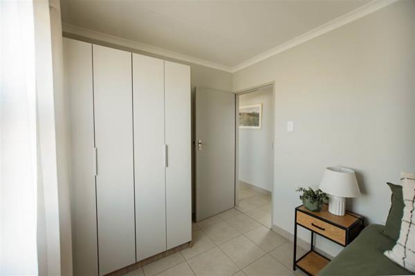 beautiful two-bedroom house for sale in  New Protea Glen 
This stunning two-bedroom house is now available for sale in Protea Glen ...