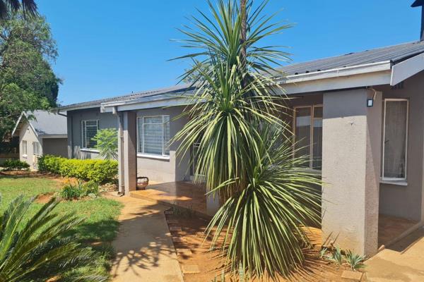 Well maintained, large family home in Ext 2.

This Family home offers a modern kitchen, leading to the dining area and lounge with a ...