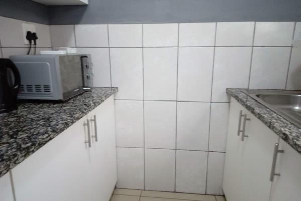 Newly painted and tidy two-bedroom apartment.

A 65-square-meter apartment in the CBD. It is located in a good area, close to all ...