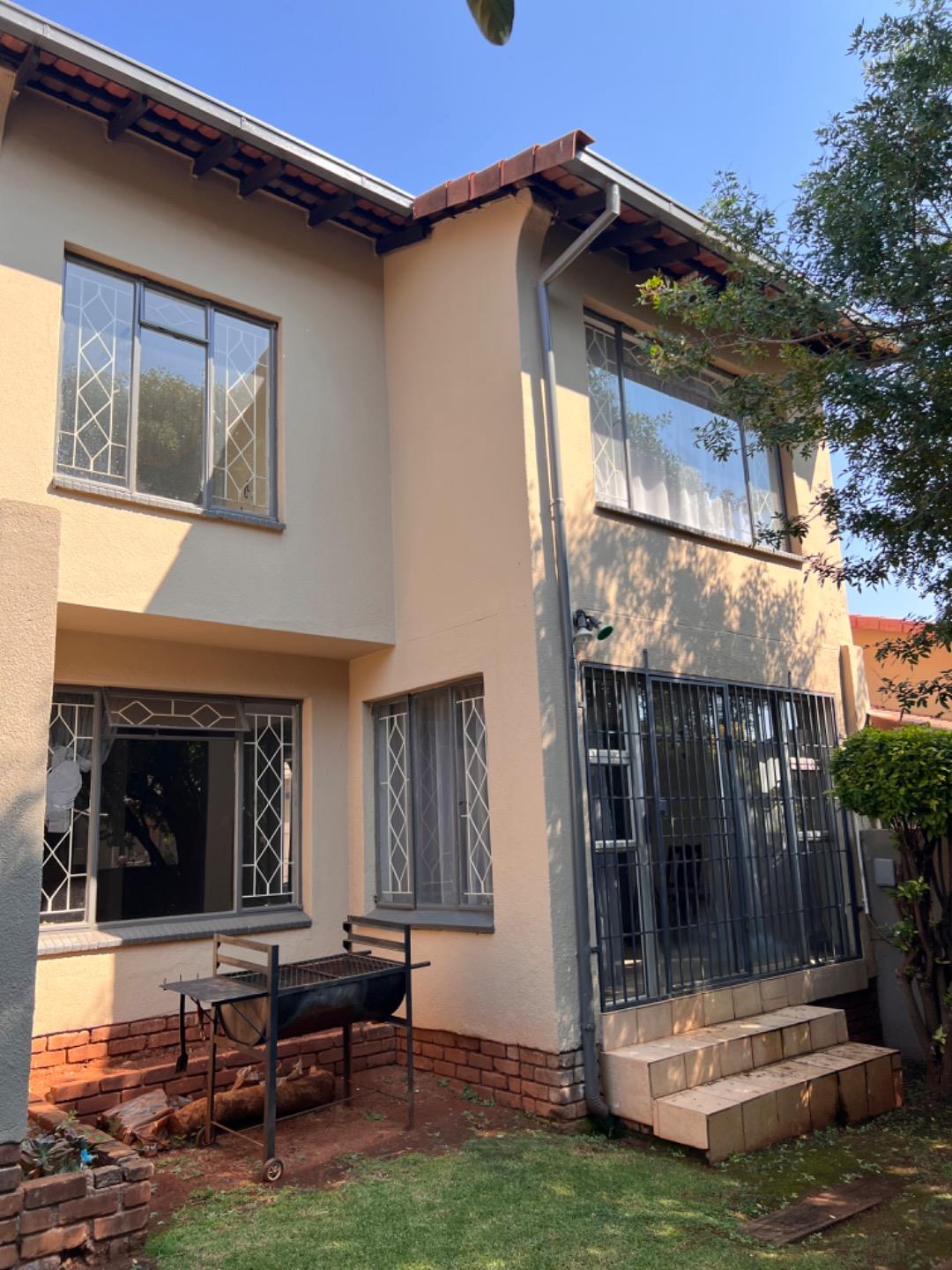 Roodekrans, Roodepoort Property : Property and houses to rent in ...