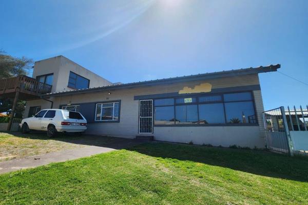 Family home for sale in highly sought after Mossel Bay neighborhood.
Da Nova is centrally located close to all major amenities and a ...