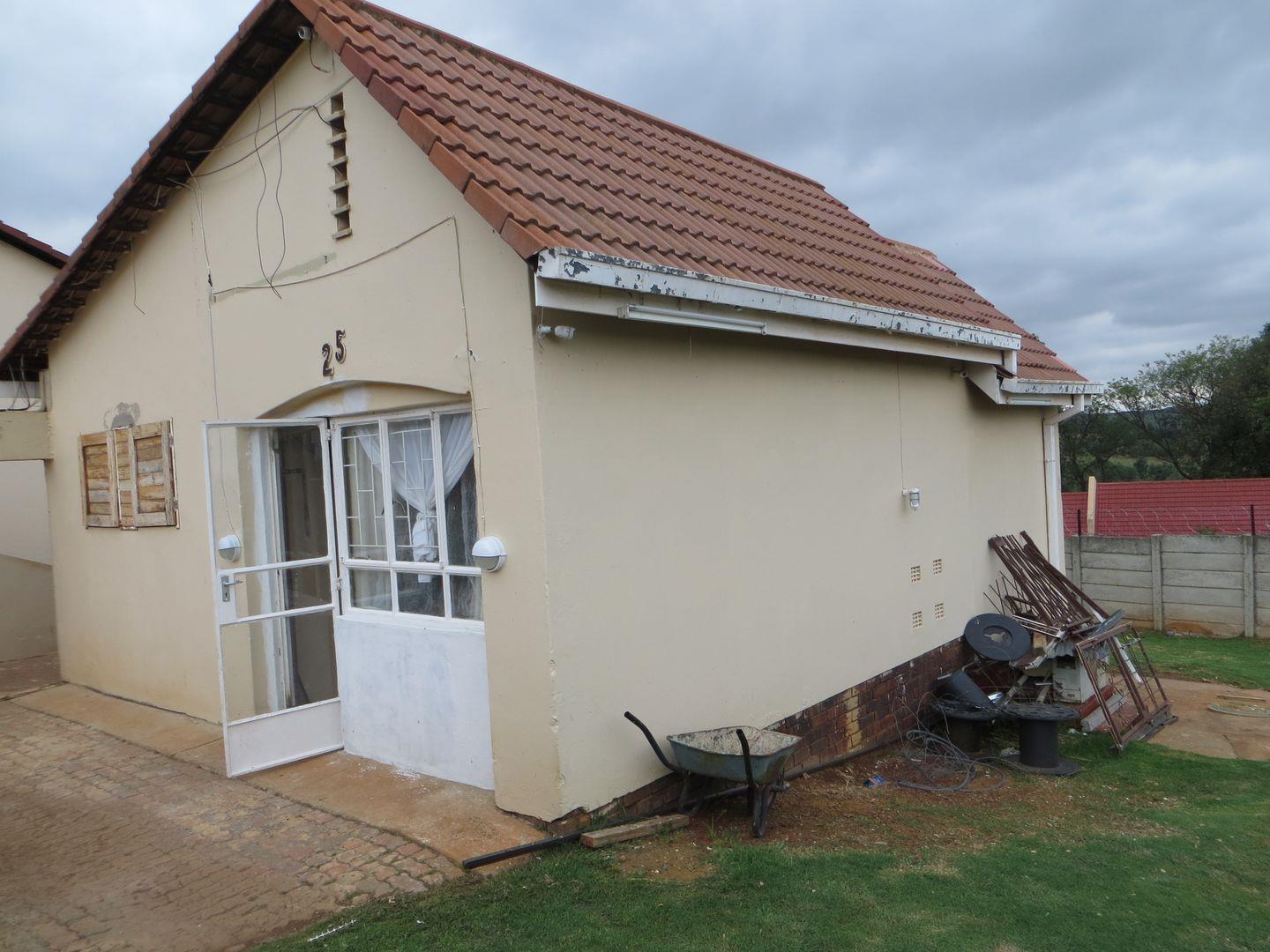 3 Bedroom House for sale in Glen Harvie P24113708385