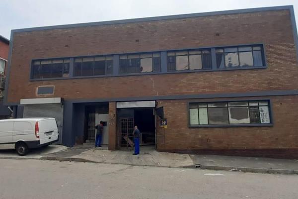 Kopp Commercial is pleased to offer you this warehouse on the first floor to let in Congella.

GLA 300 square meters
Rental : R 12 ...