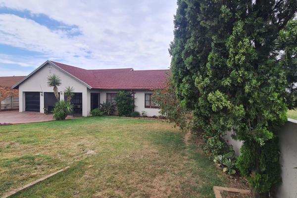 PREPAID ELECTRICITY

This property consists of 4 bedrooms and 2 bathrooms
The main bedroom has an en-suite bathroom
Spacious ...