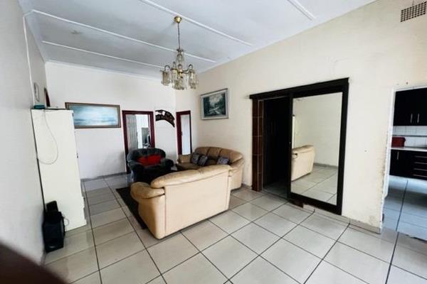 The house will also suit someone buying to move in and rent out outside rooms as it is in a neat condition.


Five bedroomed house in ...