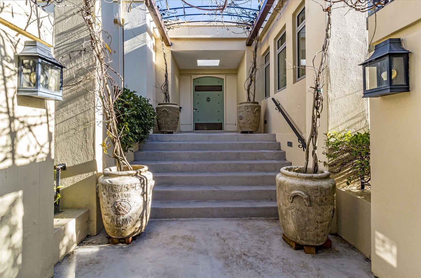 Photo of 4 Bedroom House to rent in Erinvale Golf Estate
