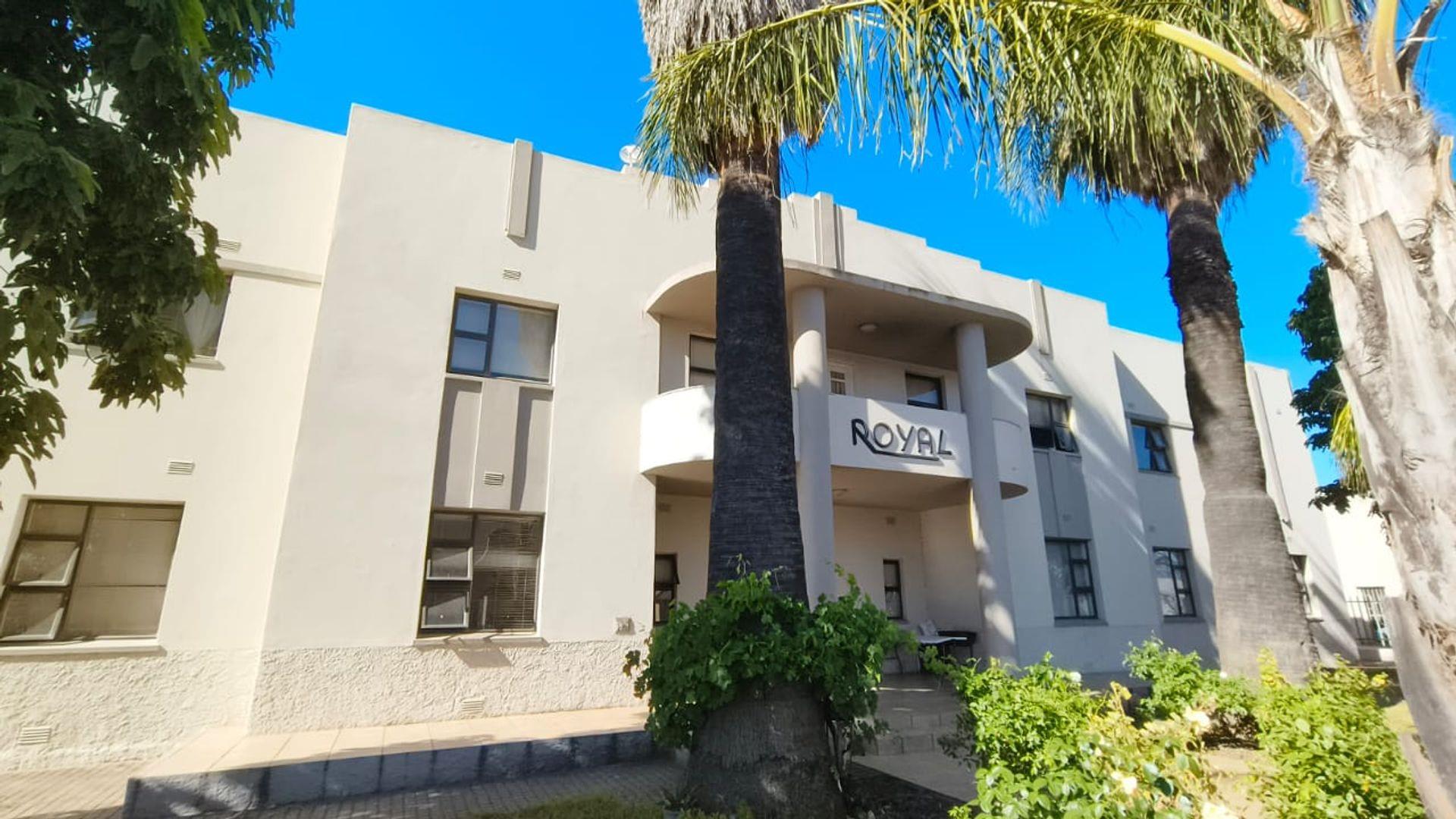 2-bedroom-apartment-flat-for-sale-in-ladismith-p24-113718312