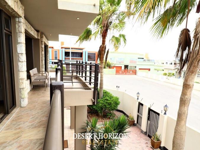 6 Bedroom House for Sale in Ocean View