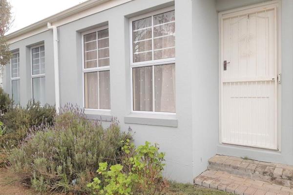 Located in the popular Mulberry Gardens within walking distance from a local convenience store and Sonstraal Spar, this tidy unit forms ...