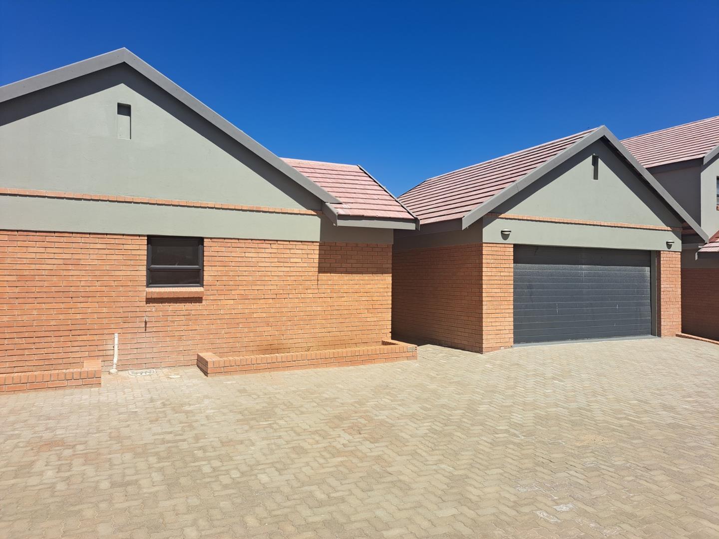 3 Bedroom House for sale in Somerton Estate P24113720195