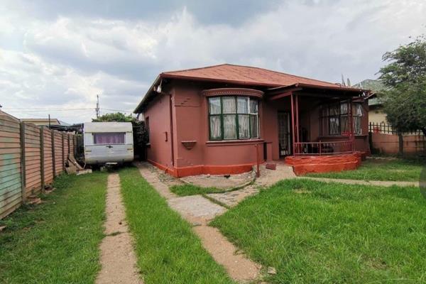 This house is situated in a popular area of Springs CBD and would be ideal for the DIY person to fix up and turn into and rental ...