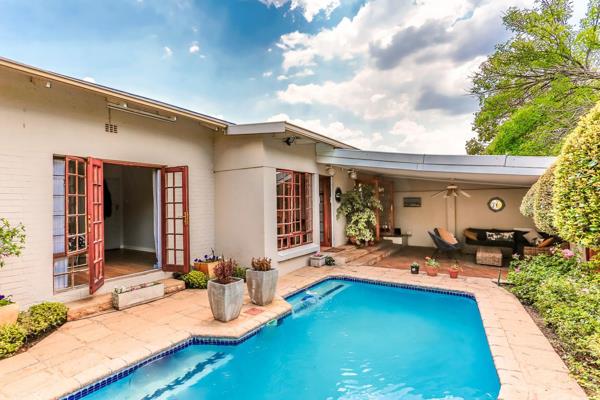 Seller asking R2.45m.  This charming, contemporary and characterized 3 bedroom home is well positioned in the suburb. A close walk to ...