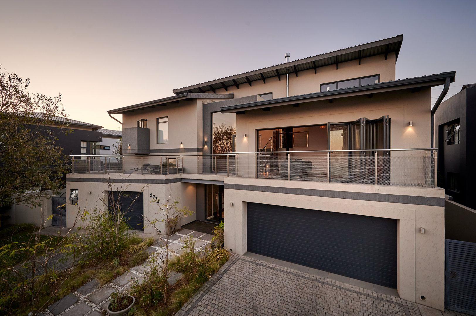 4 Bedroom House for sale in Waterfall Country Village 2973 Waterfall