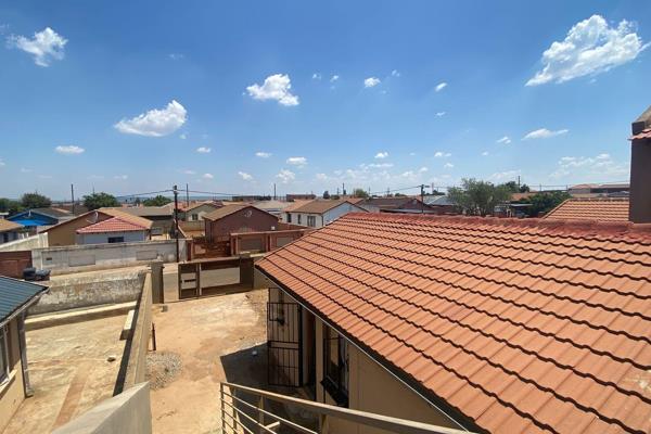 Bachelor units on ground and top floor with own toilet,hower and a wardrobe, available immediately , R1500 deposit and R1500 rent, R250 ...