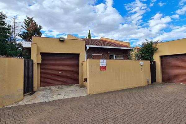 3 bedrooms
2.5 bathrooms
2 garages
Open plan kitchen, dining room and living ...