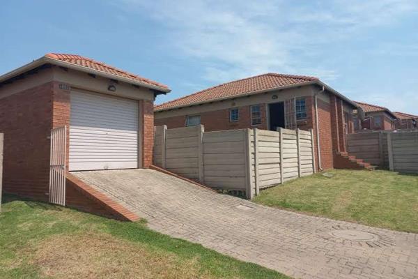 Features:
3 Bedrooms
2 Bathrooms
1 garage
Private Garden.
Built in cupboards.
call now to secure this Property for your family.