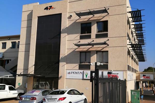 Property in Westdene - FS, Bloemfontein
Reception / big open plan 
3 very big offices ...