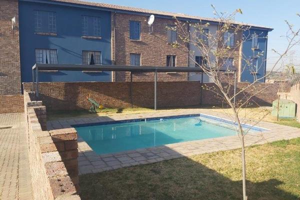 Ground floor unit with 2 bedrooms,  1 Full bathroom, open plan kitchen and dining area.

Swimmingpool and braai arear in ...