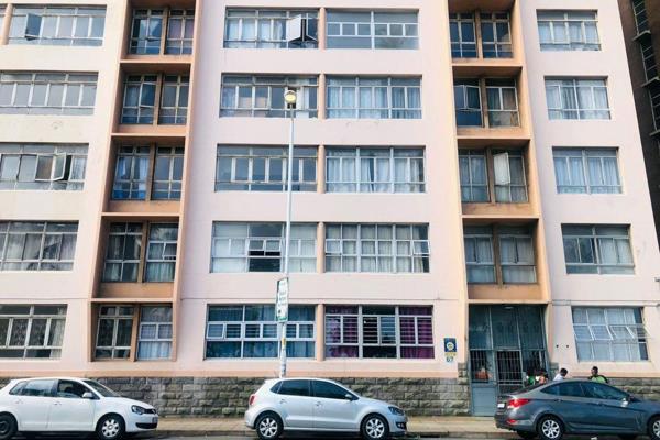 A fantastic opportunity for a sharp eyed investor, being this bachelor apartment in a gold mine of an investment. The apartment ...