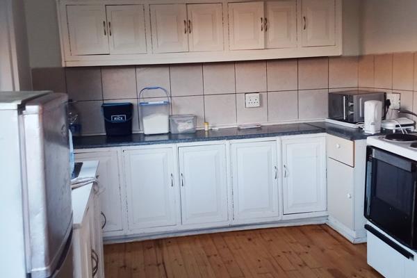 OCCUPATION: FEBRUARY

Please send me an email to arrange a viewing

This property consists of the following:
2 bedrooms with BIC
1 ...