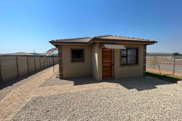 Experience the ultimate in modern living at Lethabong Lifestyle Estate. Nestled in a prime location, this brand-new home offers ...