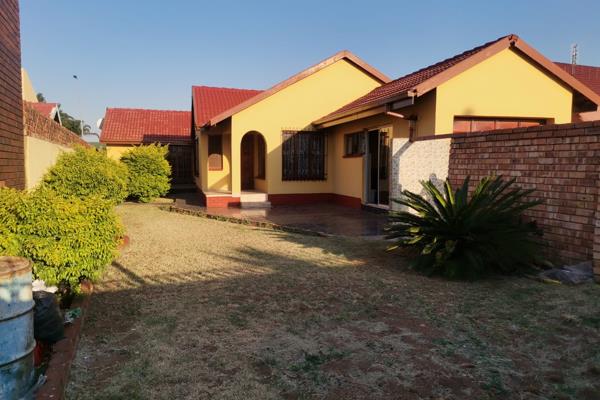 3 bedroom house available from 1 February 2025.
plan and prepare ahead to  rent this well kept 3 bedroom house in Soshanguve block BB ...