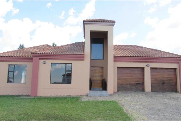 Nestle in a secure estate, this charming home will definitely win your heart.

This house has 3 sunny bedrooms and 2 full bathrooms ...