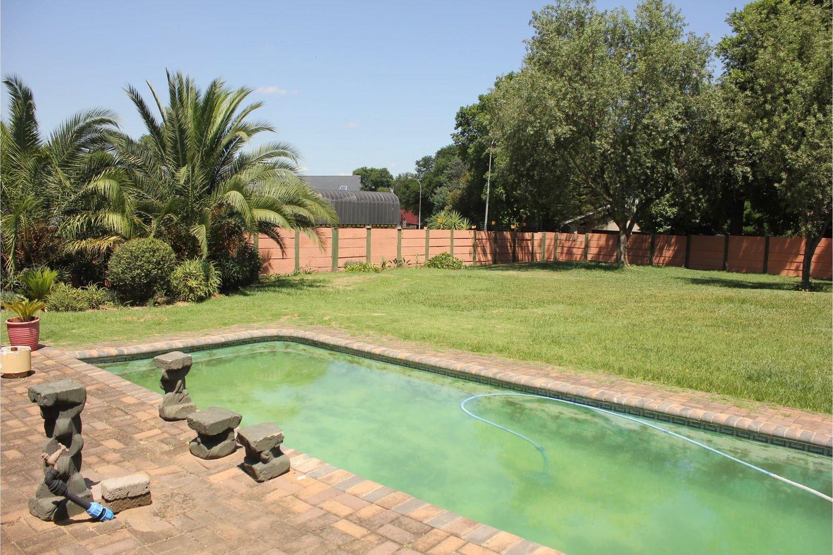 3 Bedroom House for sale in Pioneer Park P24113739052