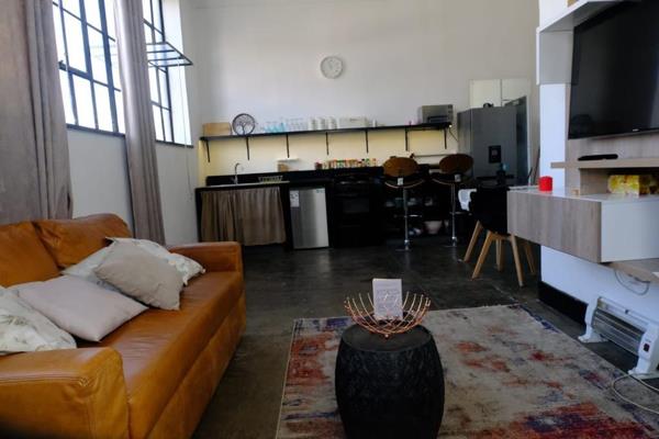 Lovely Studio  Apartment in Maboneng, City and Suburban 

Set in the prudent and ...