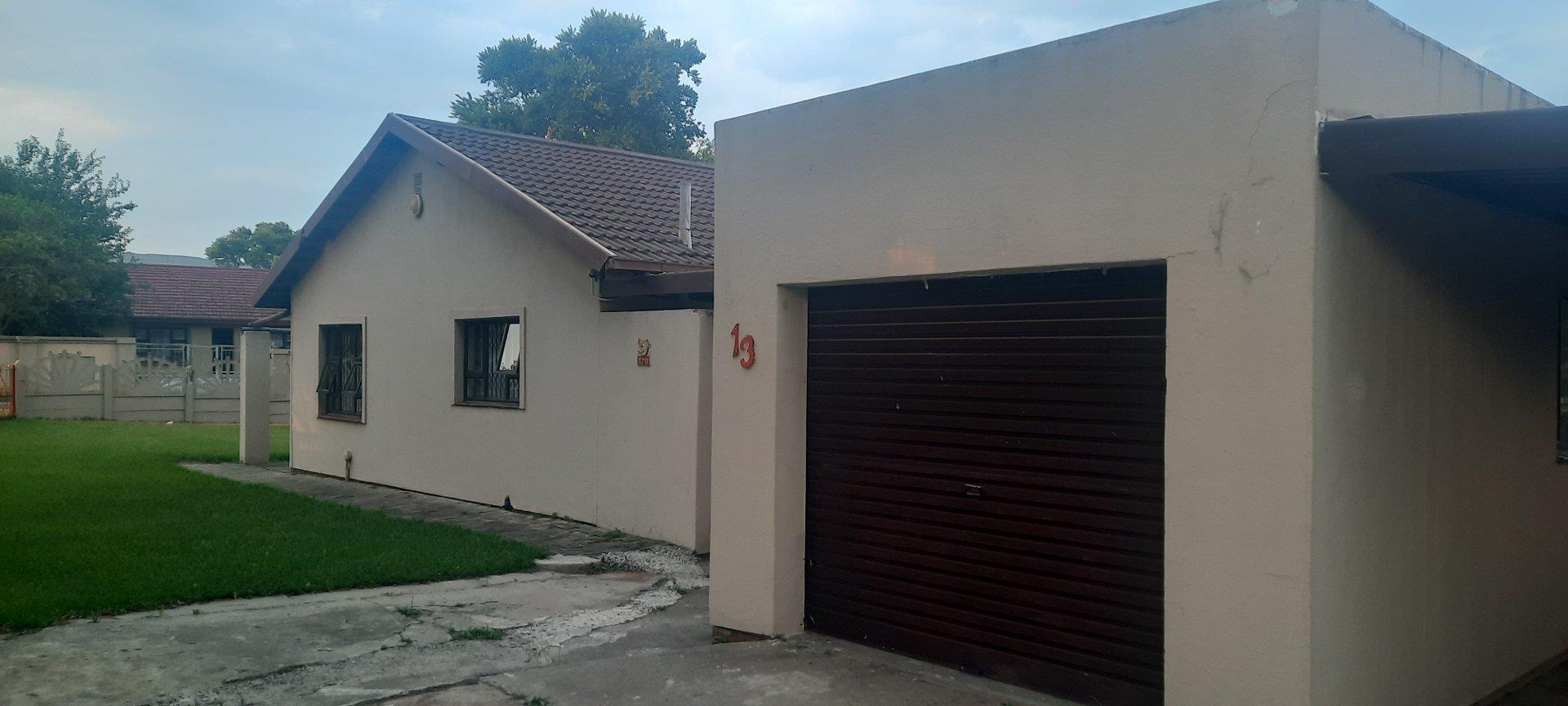 3 Bedroom House for sale in Pioneer Park P24113740856