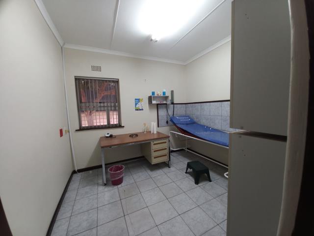 Photo of Commercial property to rent in Vredenburg
