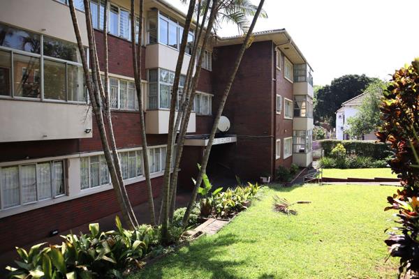 A beautiful flat in a sought after complex, located in the heart of MUSGRAVE, convenient to all amenities viz Shopping Centre ...