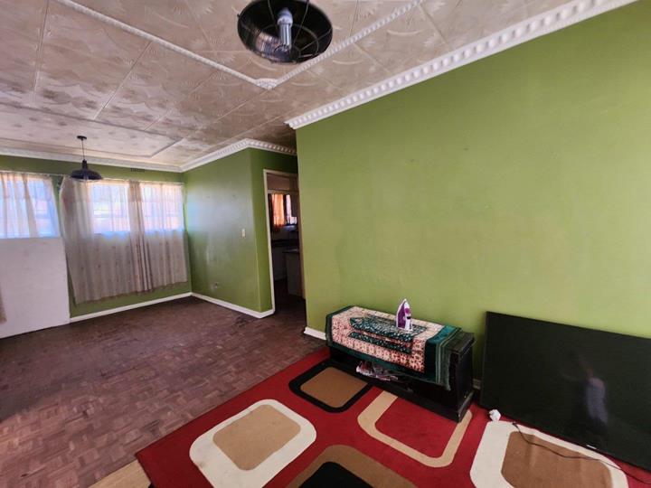 2 Bedroom Apartment / flat for sale in Randfontein Central - P24-113743256