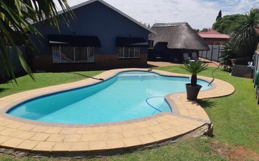 4 Bedroom House for sale in Carletonville Central