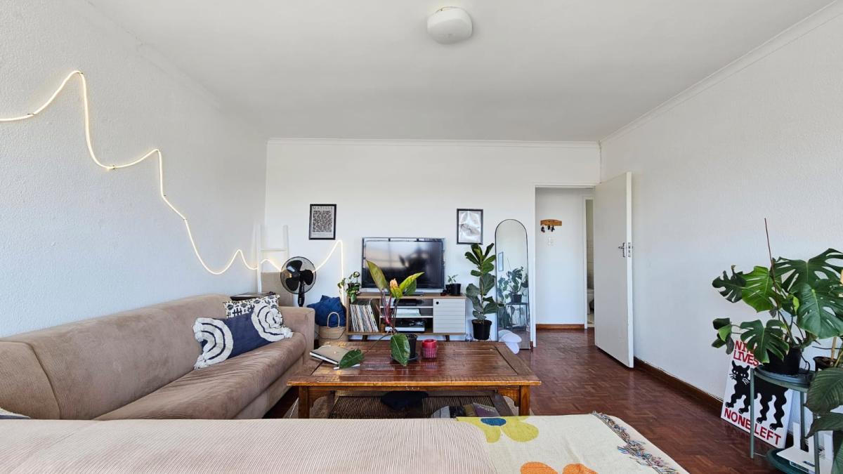 Kenilworth, Cape Town Property Apartments / flats for sale in