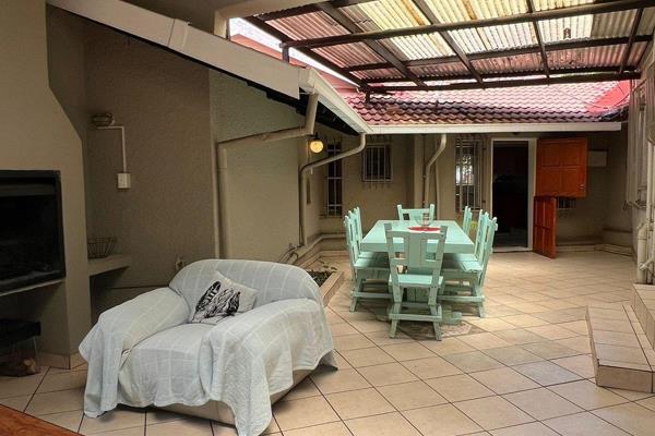 13 Bedroom Apartment / Room to Rent in Waterkloof !
Upmarket accommodation available !

Are you a male or female student or young ...