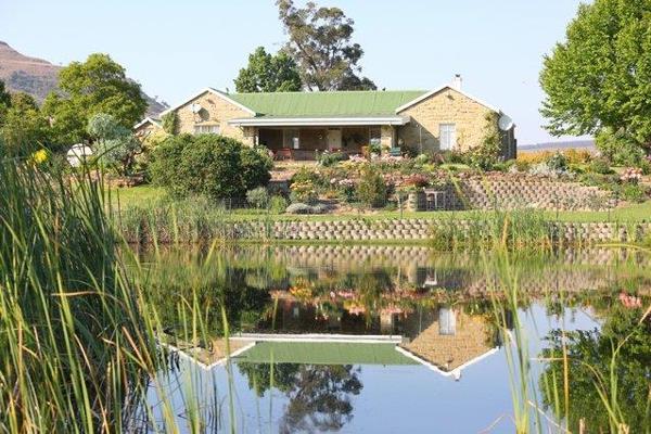 Very rare lifestyle property within a 3000ha game farm.  Game Farm has double electric security fencing right around it patrolled by ...