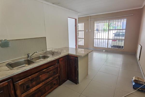 This unit has a great location and is available for immediate occupation!

It offers the following:

- 2 Bedrooms (R4000 per ...