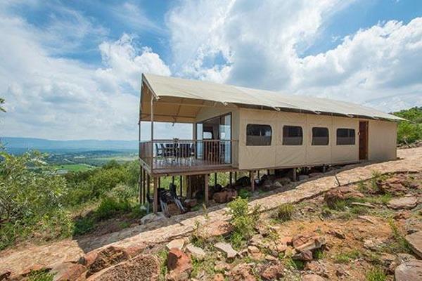 Discover the ultimate in luxury at this self-catering lodge, perched in the picturesque Witwatersrand mountains and offering ...