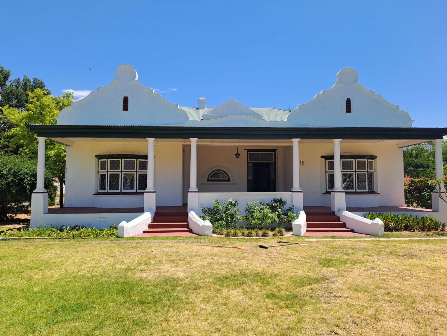 5 Bedroom House for sale in Graaff-Reinet - P24-113754918