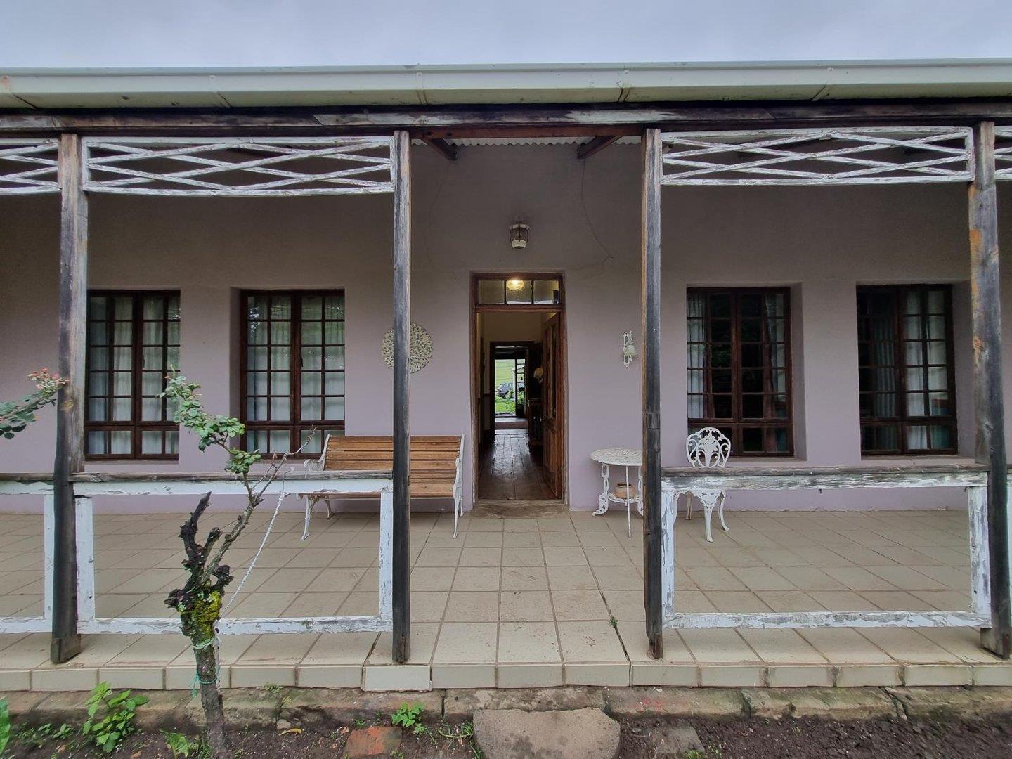 6 Bedroom House for sale in Wakkerstroom - 244 Berg Street - P24-113756442