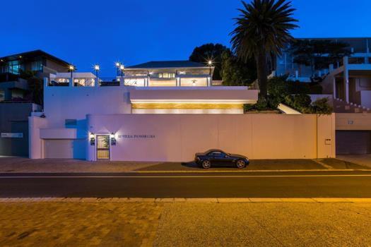 4 Bedroom House for sale in Bantry Bay