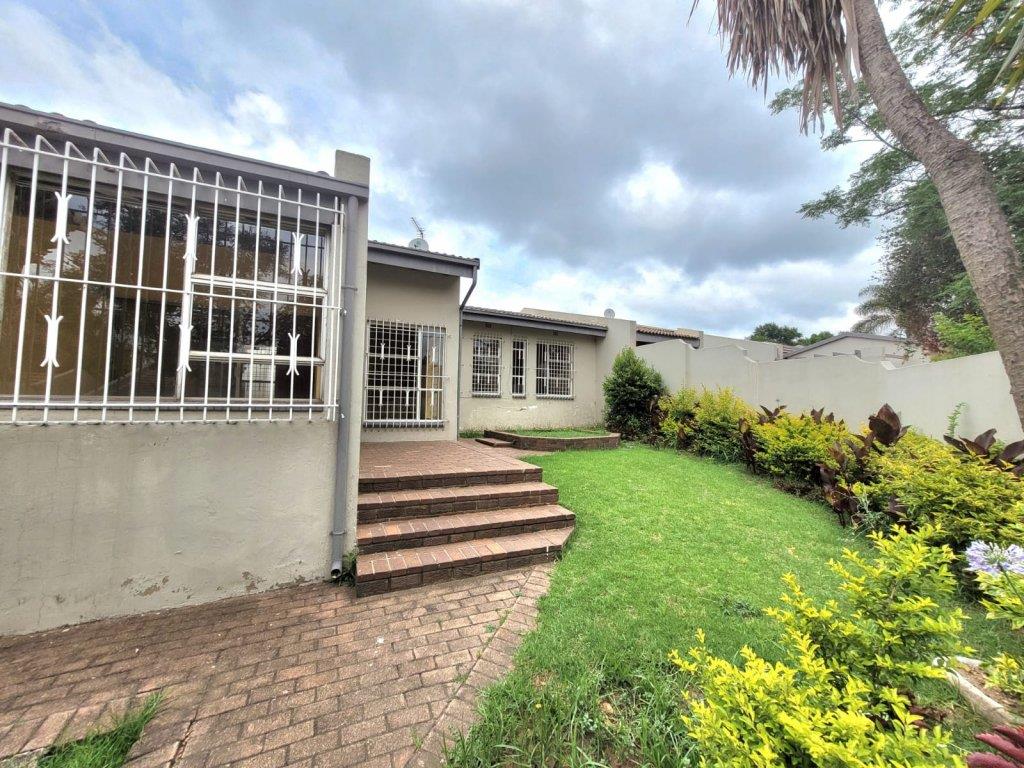 2 Bedroom Townhouse for sale in Buccleuch P24113758409