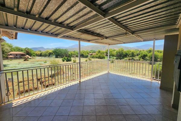 Looking for a great investment or a lock up and go?
Look no further!
This property is ideal for rental income of approximately R7 ...