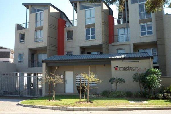 Cozy one bedroom, one bathroom apartment in the Walmer area. 
This property offers:
- ...